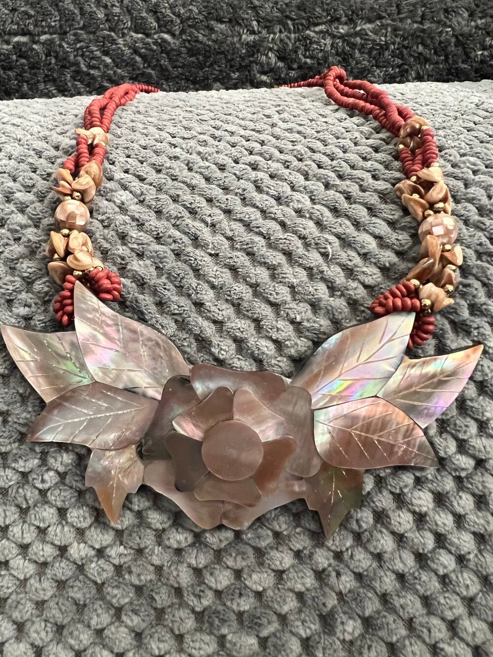 Vintage Mother of Pearl Carved Shell Flower Leaf Statement Collar Necklace Boho - Picture 1 of 5